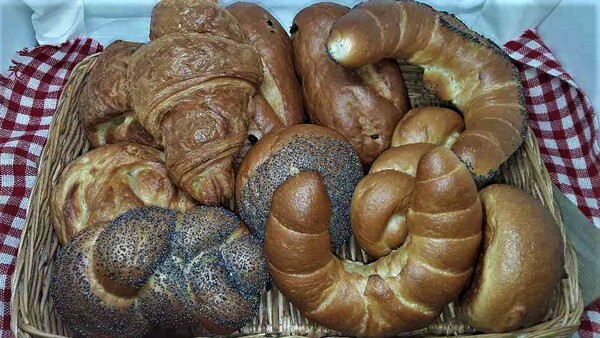 süße Brötchen & Croissants